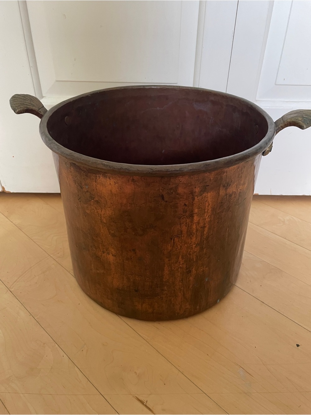 Vintage Patina Large Copper Stock Pot Brass Shell Handles